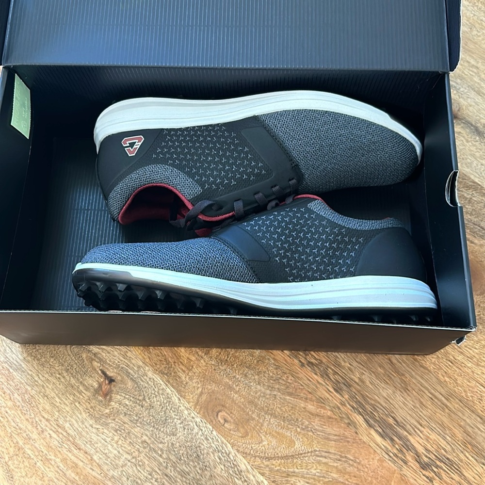 Cuater by Travis Mathew golf shoes size 10. The Moneymaker shoe